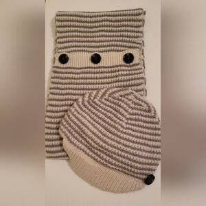Eddie Bauer Womans Winter infinity Scarf and Hat Set Cream And Grey Striped